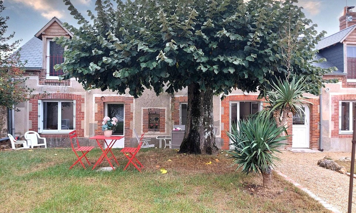 Saint-Christophe Cottage | Charming 6-Person Cottage with Modern Amenities in Saint-Christophe, Near Historic Sites