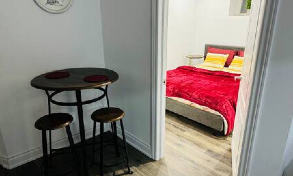 Mount Pleasant House | Charming 700 Sqft Retreat @Brampton