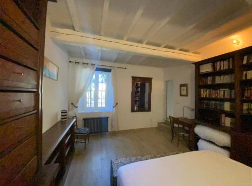 Villeneuve-les-Avignon Apartment | Charming apartment in Provence with terrace