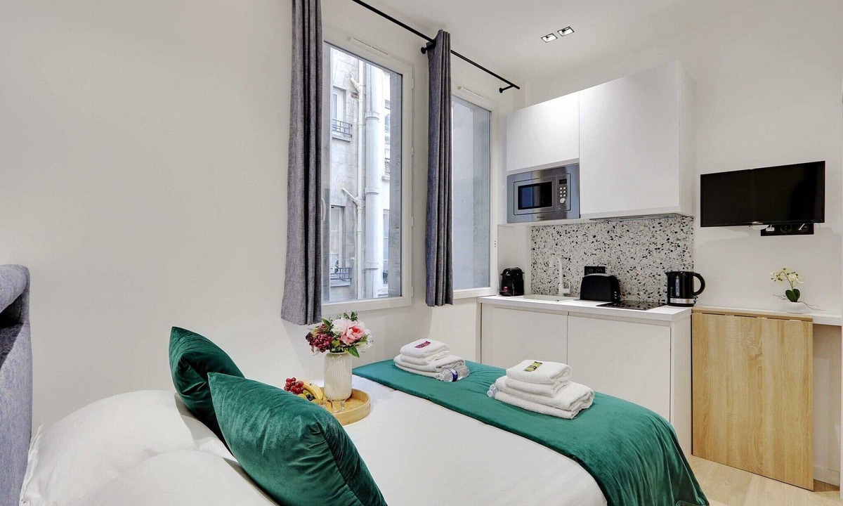 Bonne-Nouvelle Apartment | Charming AC Studio Center of Paris