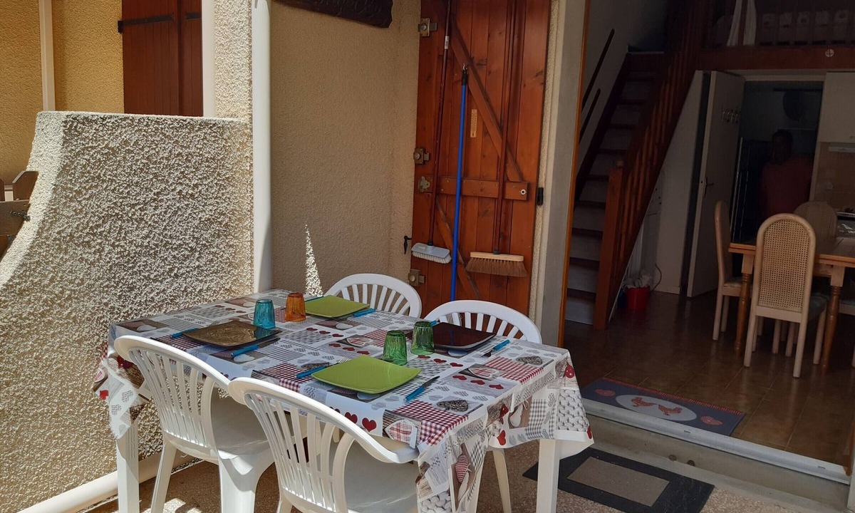 Port Leucate Villa | Charming AC Villa by the Lagoon, 4 Guests, Terrace, Parking, Near Beach