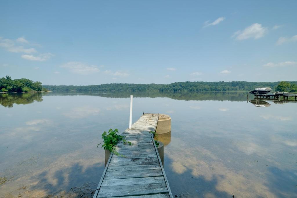 Accokeek House | Charming Accokeek Retreat w/Private Fishing Pier