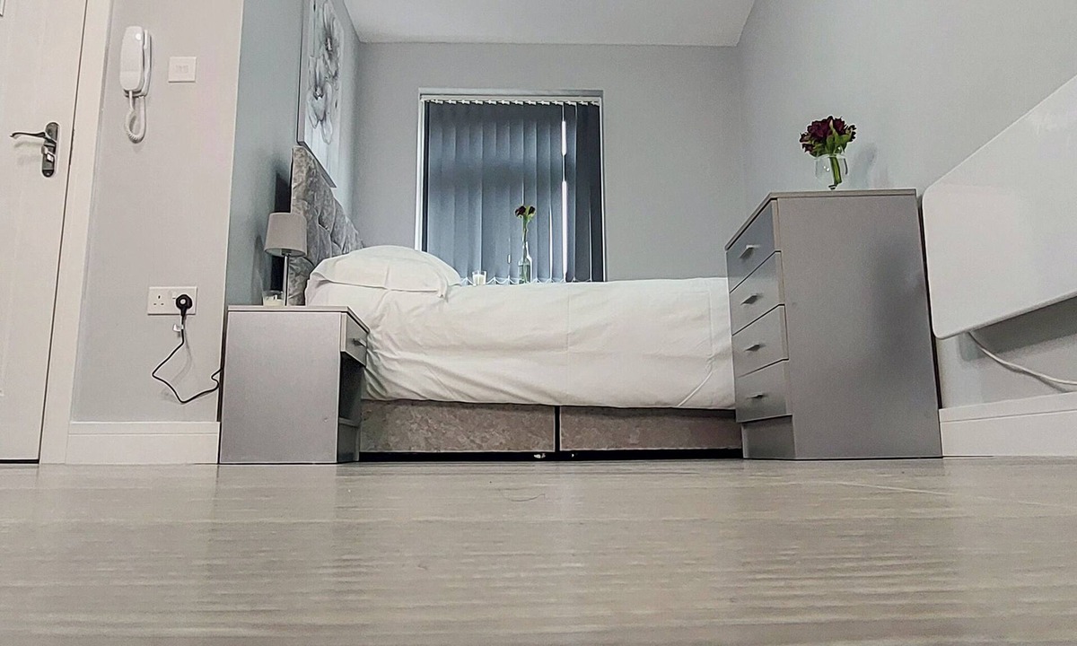 West Bromwich Apartment | Charming Accommodation Close to Birmingham