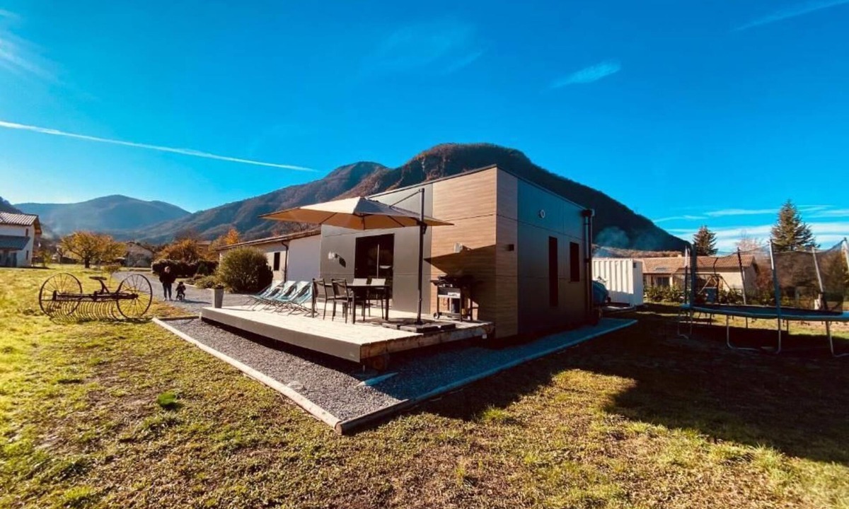 Rochebrune House | Charming accommodation between Lake and Mountains