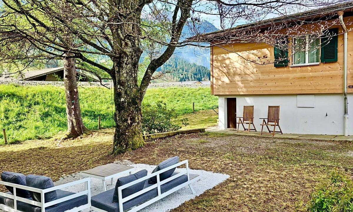 Rougemont Ski Chalet | Charming Alpine Chalet in Rougemont