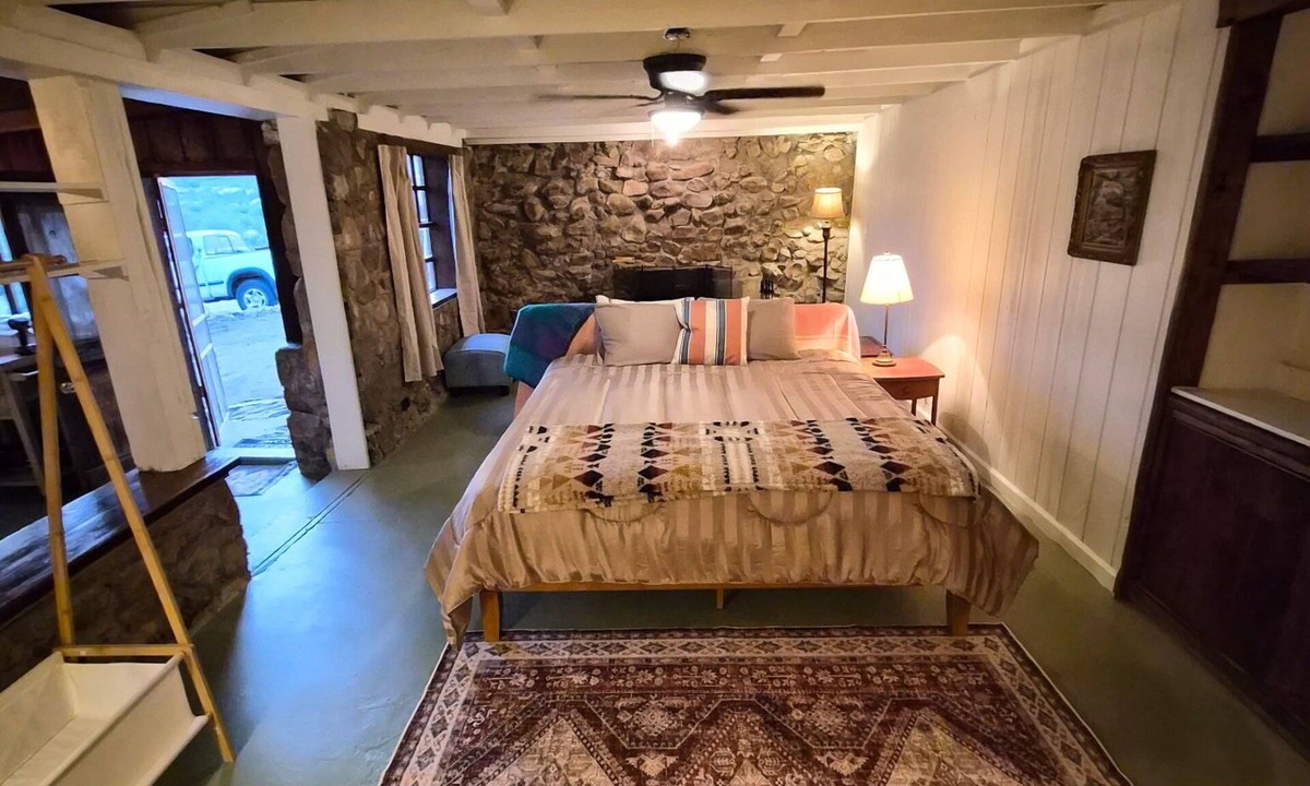 Tucson Apartment | Charming and Cozy Stone Groundfloor Studio with Kitchen