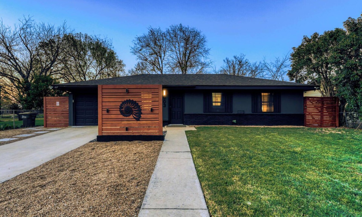 Georgetown House | Charming and Remodeled Home Near Square & SWU