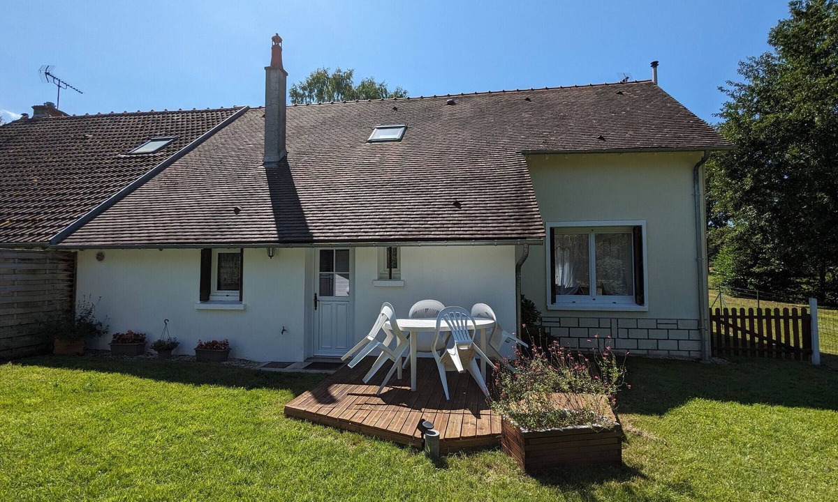 Montereau Cottage | Charming and Spacious Cottage near Montargis & Sully-sur-Loire with Private Garden and Parking