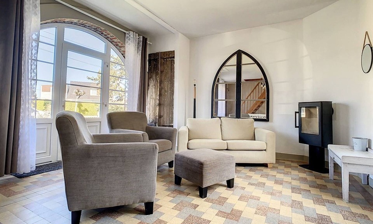 Stella-Plage House | Charming Anglo-Norman Villa, 500m from Beach, Sleeps 6, Enclosed Garden, Fully Equipped Kitchen