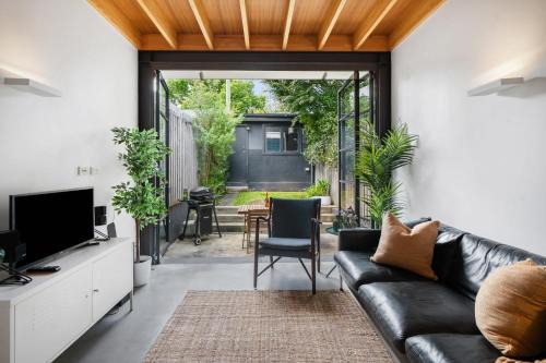 Annandale Apartment | Charming Annandale Oasis with Garage Parking