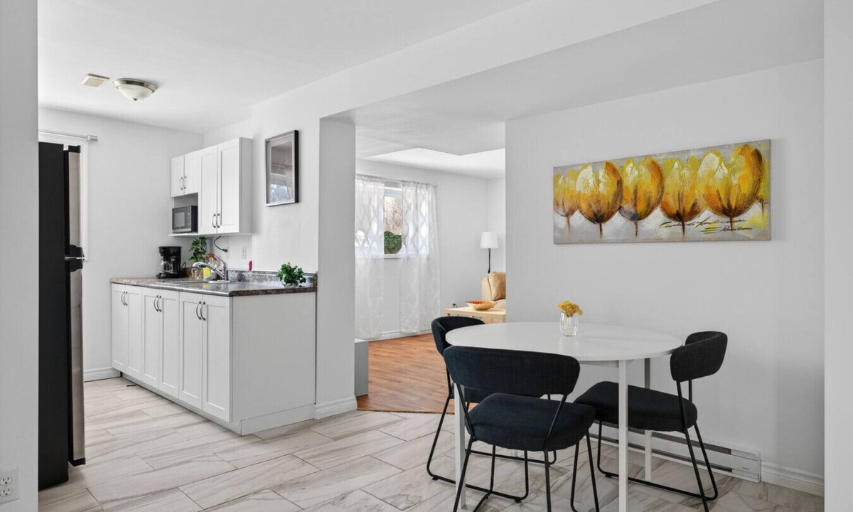 District d'Aylmer Apartment | Charming Apartment by Aylmer Marina