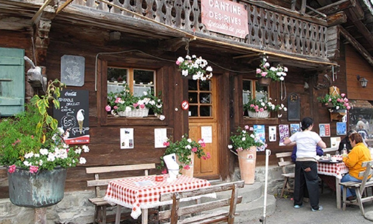 Val d'Illiez Apartment | charming apartment in the heart of the Portes du Soleil ski area in Switzerland