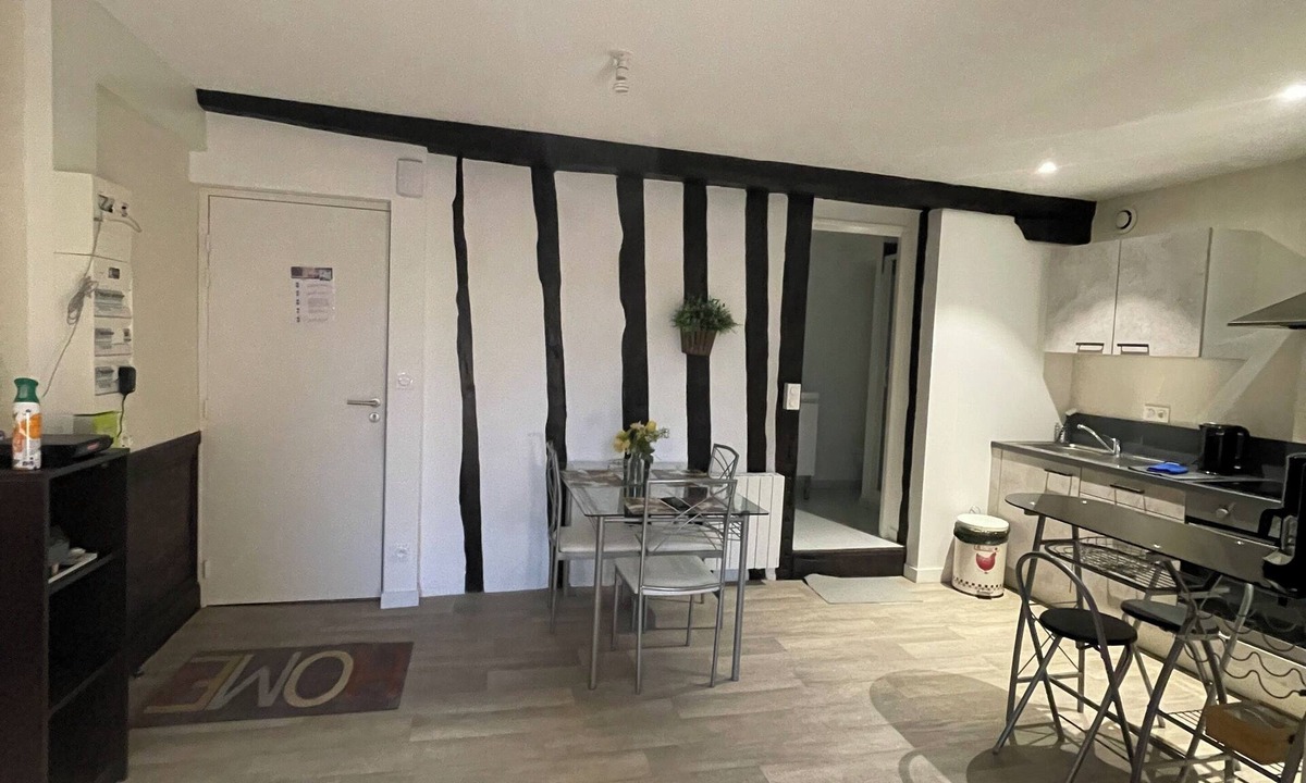 Lanvallay Apartment | Charming Apartment in Dinan