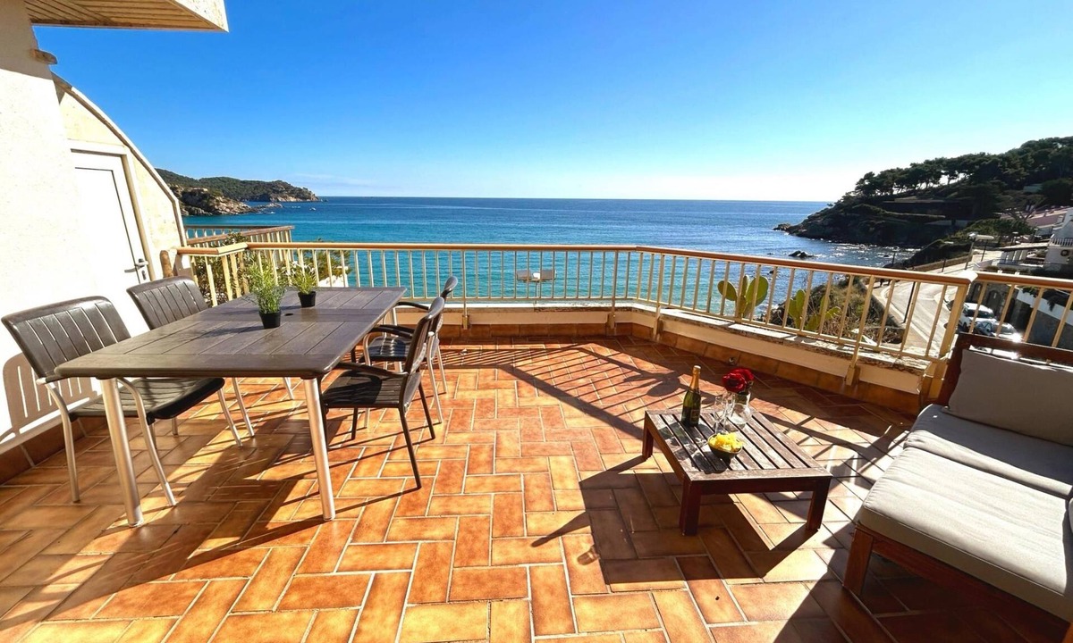 Palamos Apartment | Charming Apartment in La Fosca Beach