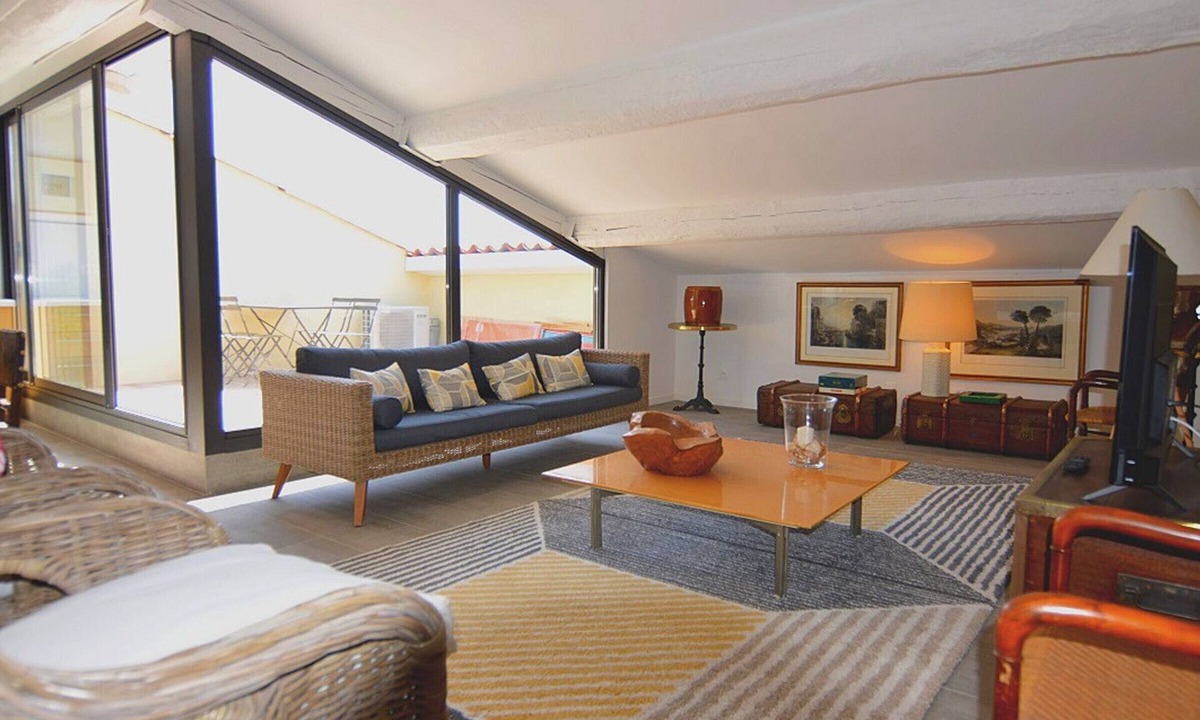 Meze Apartment | Charming apartment in Mèze, private terrace