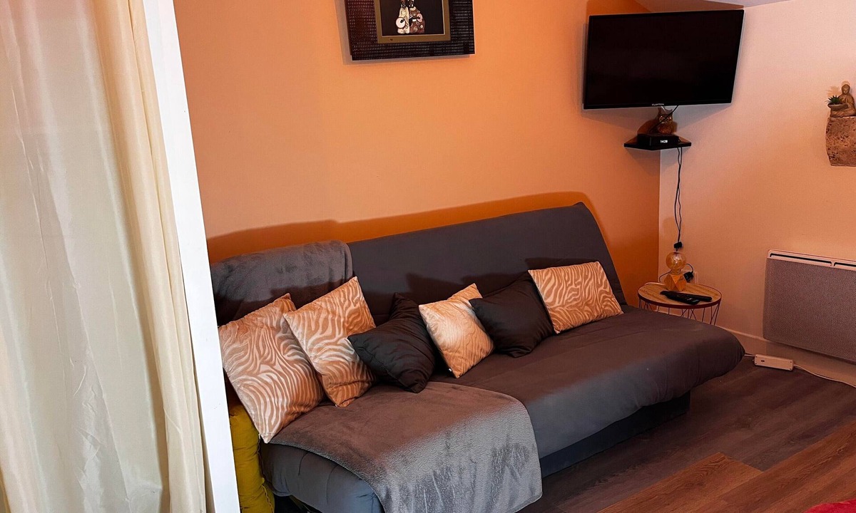 Vindelle Apartment | Charming Apartment Le Lexa