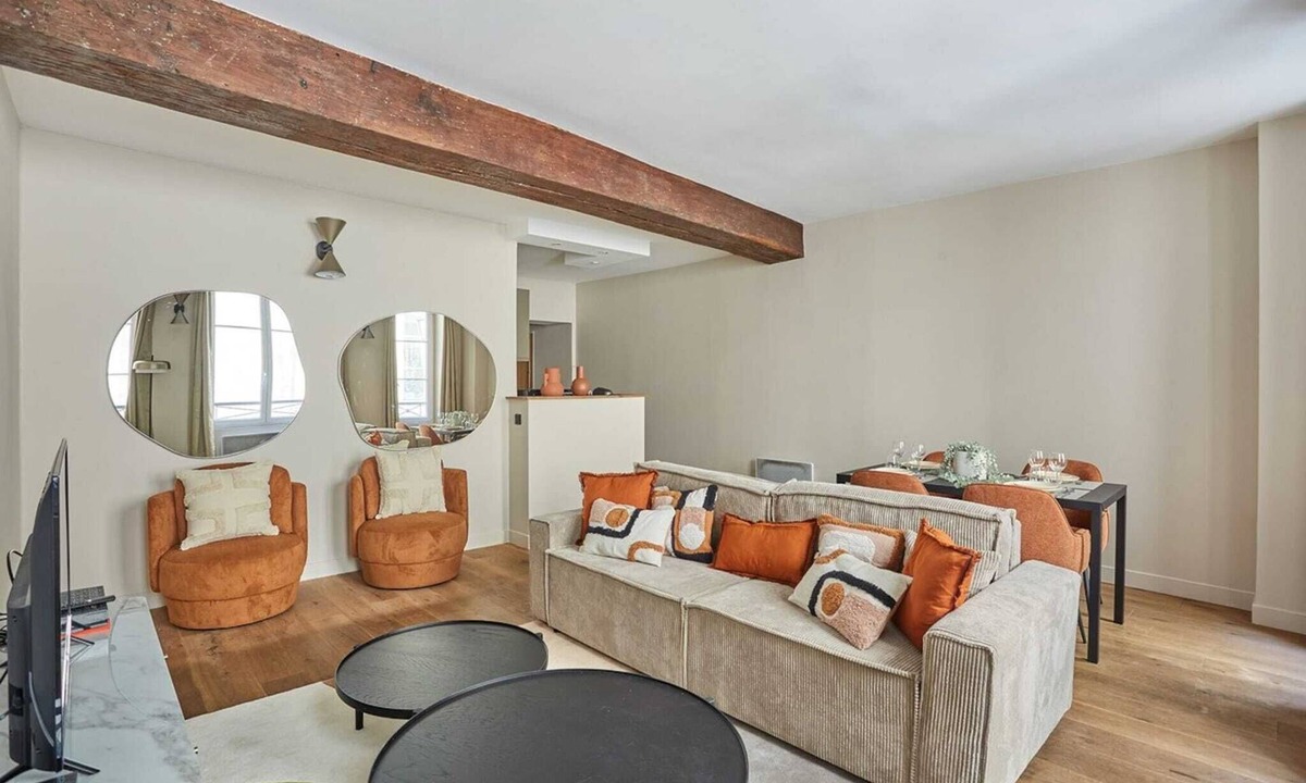 Paris City Center Apartment | Charming apartment Louvre Museum