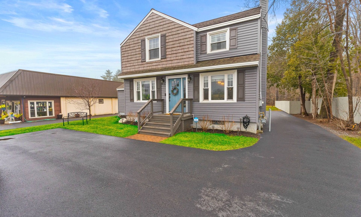 South Glens Falls Apartment | Charming apartment near the area's attractions with well-equipped kitchen & W/D