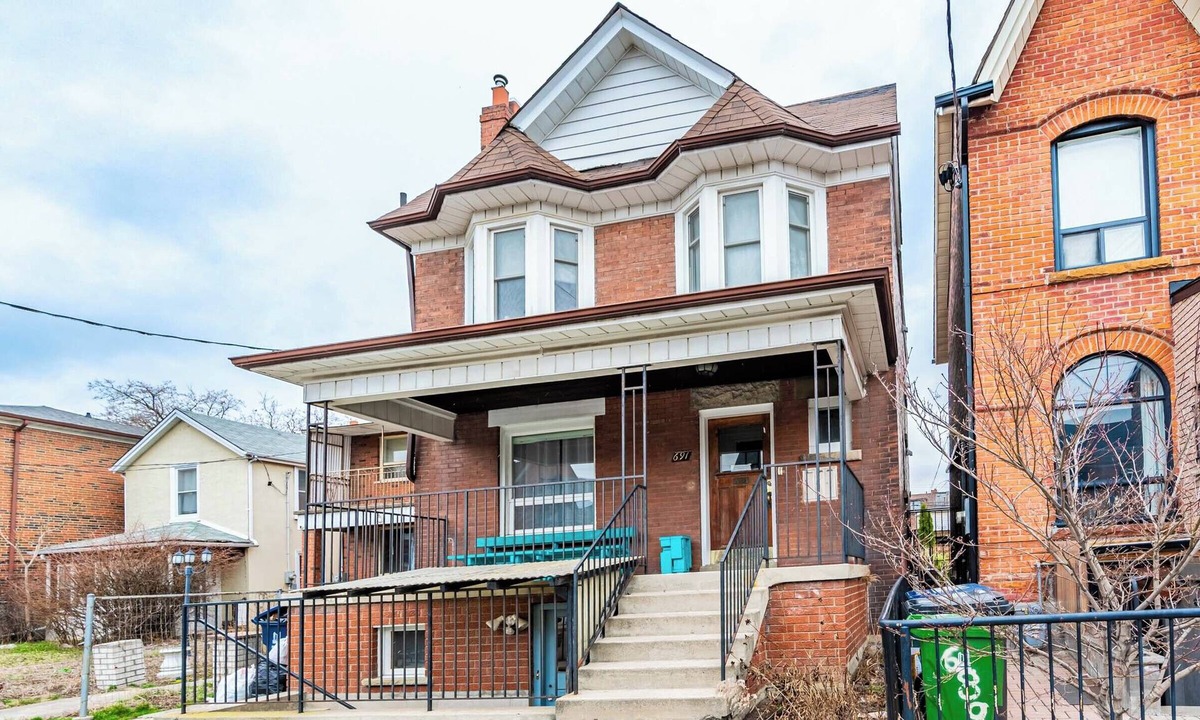 Bickford Park Apartment | Charming Apartment near UofT. Ossington/Bloor