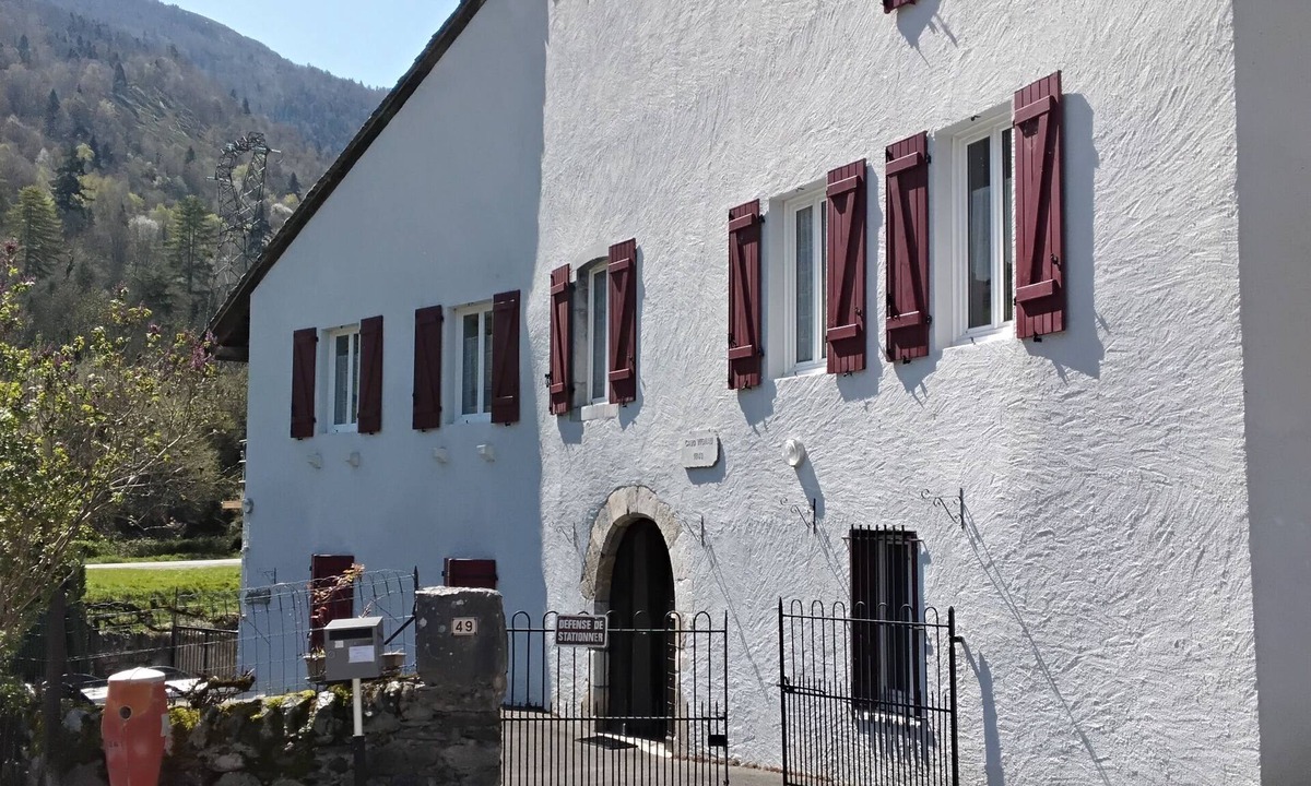 Laruns Apartment | Charming apartment on the banks of the Gave Ossau, quiet corner(4 pers)