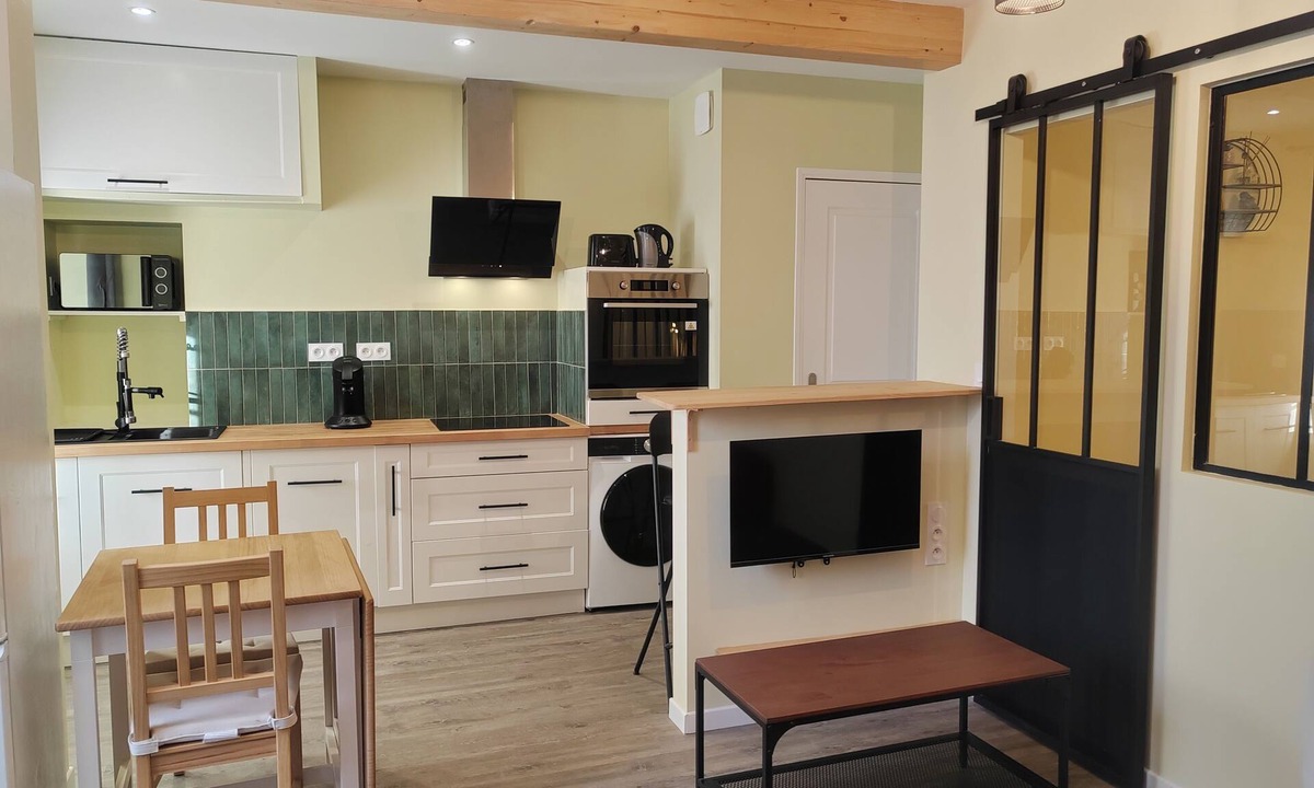 Gemozac Apartment | Charming Apartment Renovation Workshop