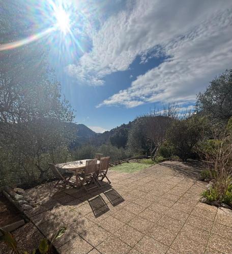 Levens Apartment | Charming apartment with stunning mountain views