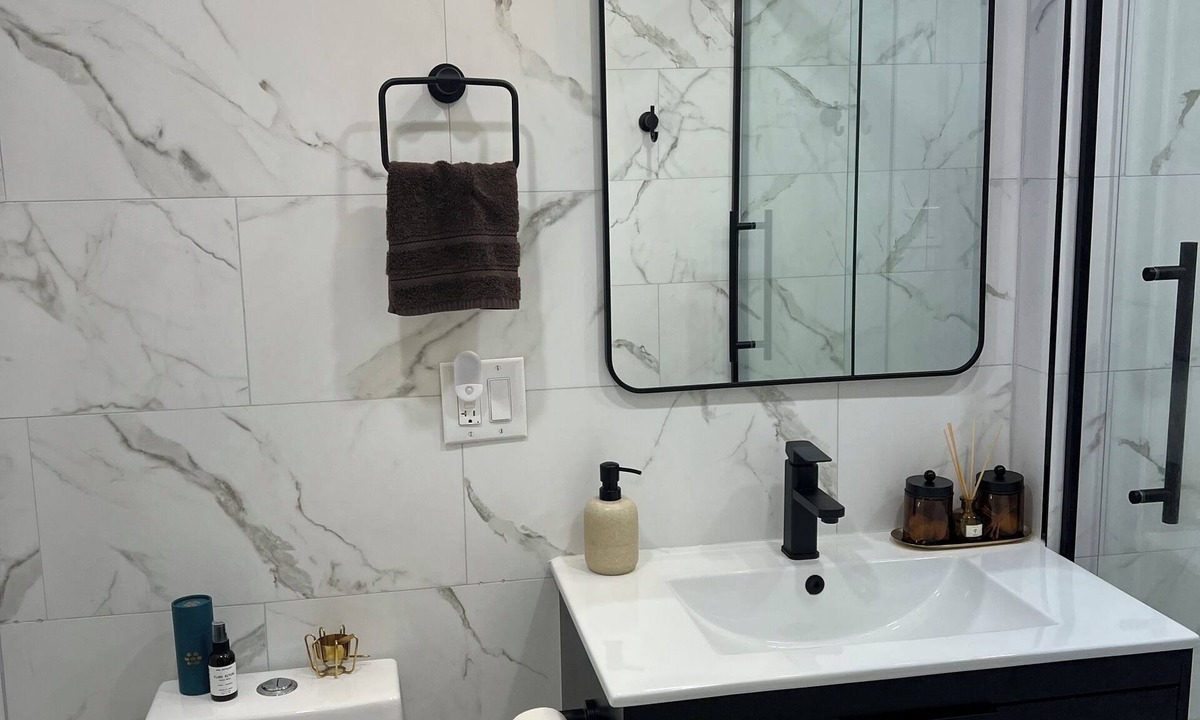 Ditmars Steinway Apartment | Charming Apt in Astoria Dirtmars.