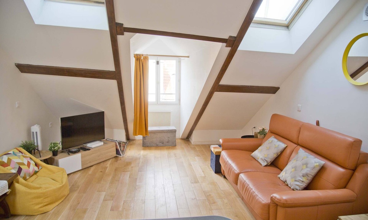 5th Arrondissement Apartment | Charming Apt Rue Mouffetard 5th