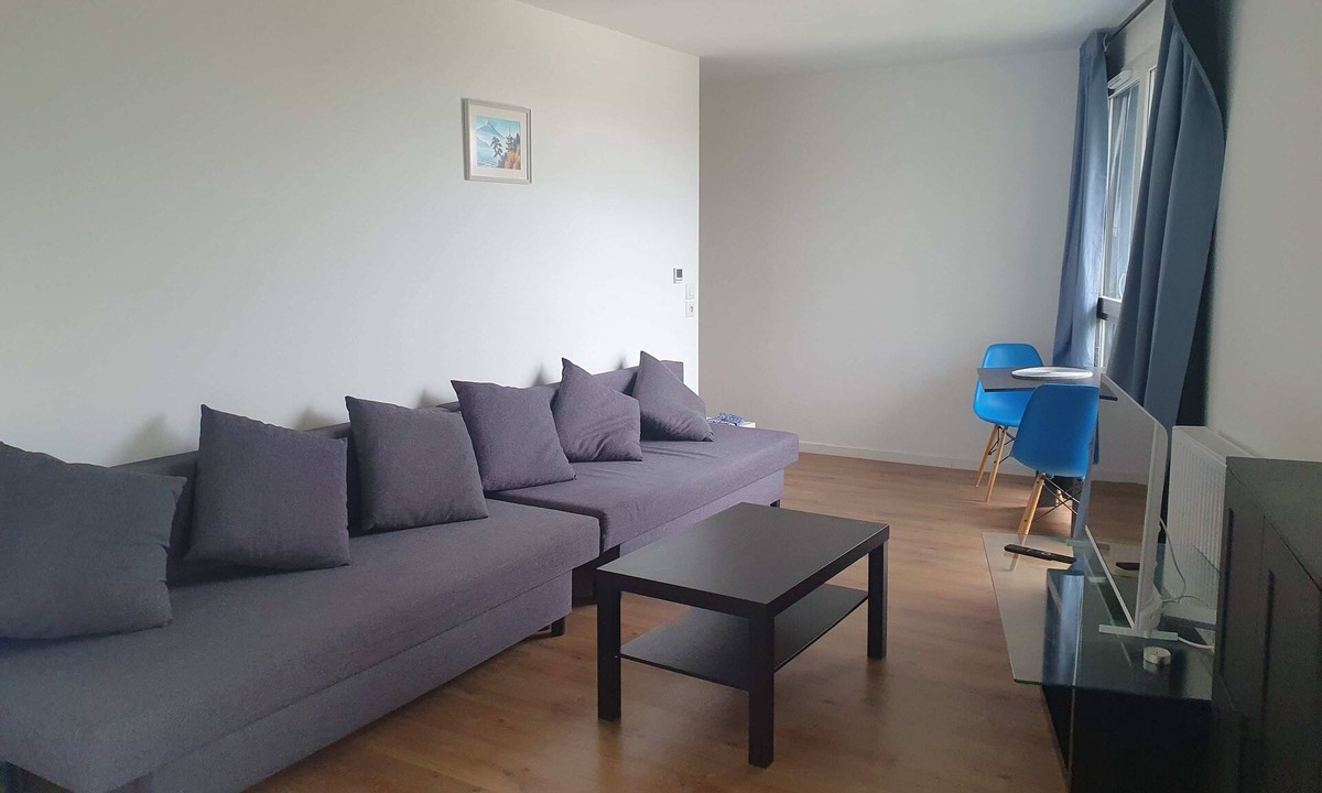 Villejuif Apartment | Charming apt with parking near Paris