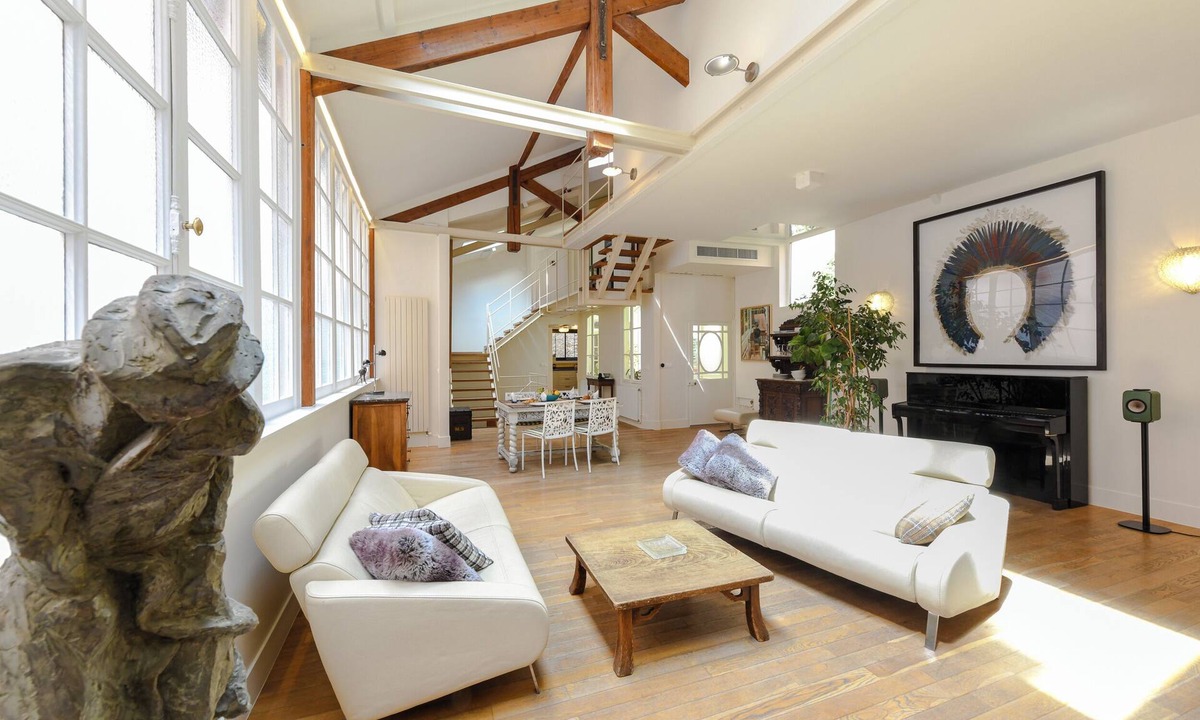 Montmartre Apartment | Charming Artist-Designed 4BR Duplex with AC in Montmartre, Paris – ARTA-V-A-S