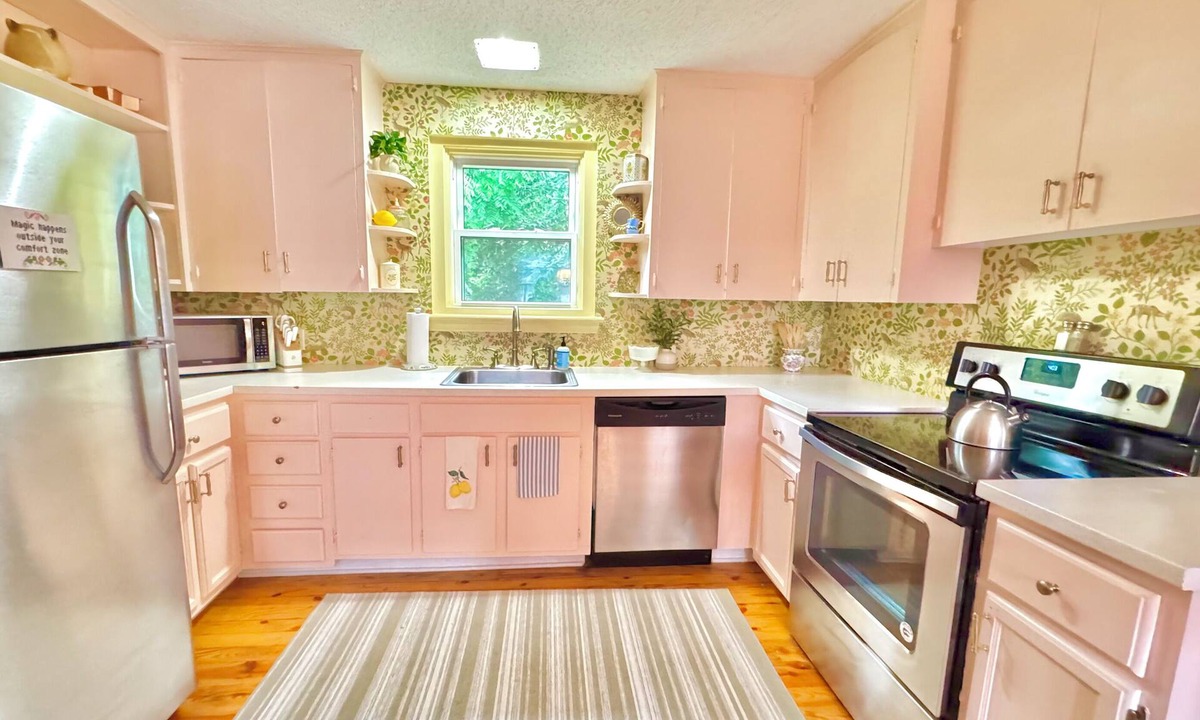 Asheville Cottage | Charming Asheville Stay- Spring Blooms, Great Location, Hot Tub, Fire Pit, Pets!