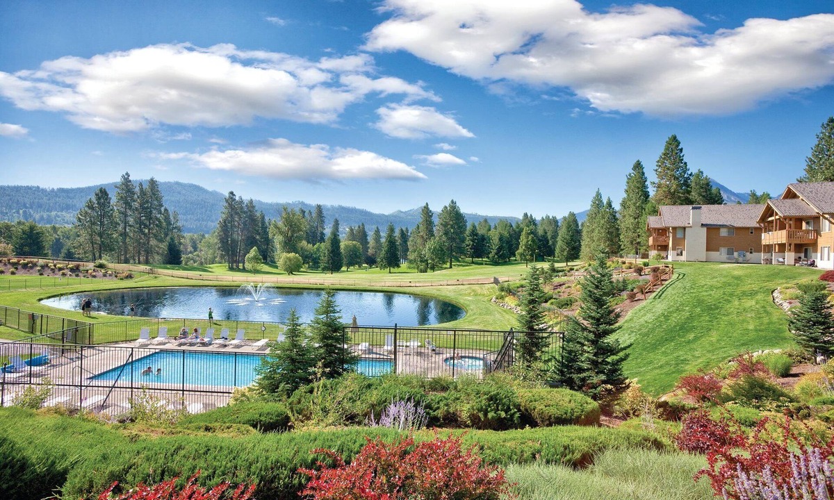 Downtown Leavenworth Resort | Charming Bavarian architecture!