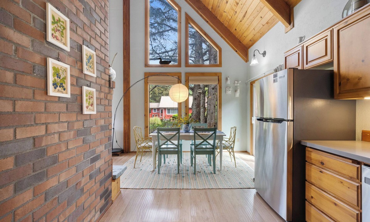 Rockaway Beach Cottage | Charming Beach Cabin *Close Beach Access*