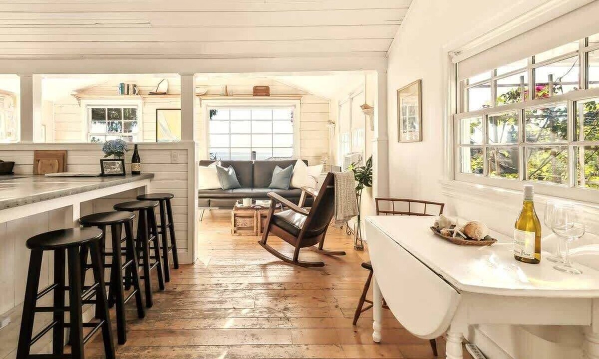 Richmond Beach House | Charming Beach Cottage w/Ocean Views & Sauna!