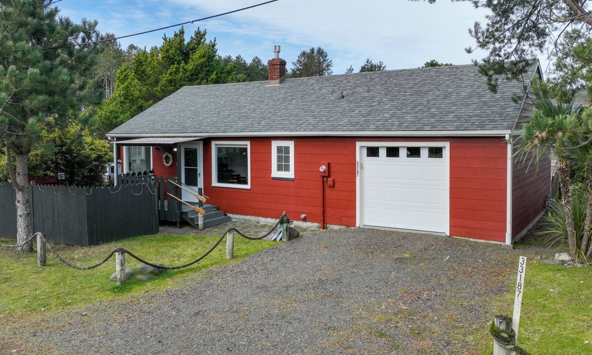 Sunset Beach Cabin | Charming Beachouse Getaway on Historic Sunset Beach