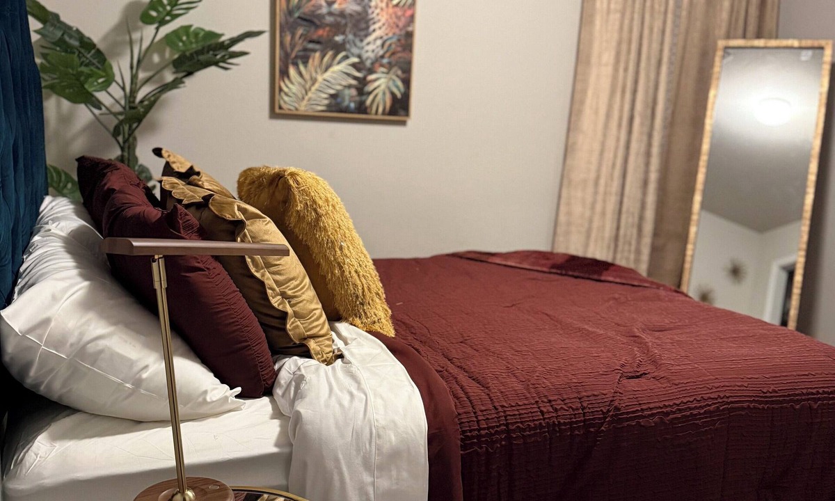 Barrett Bed & Breakfast | Charming bed & breakfast in excellent Houston with AC, WiFi