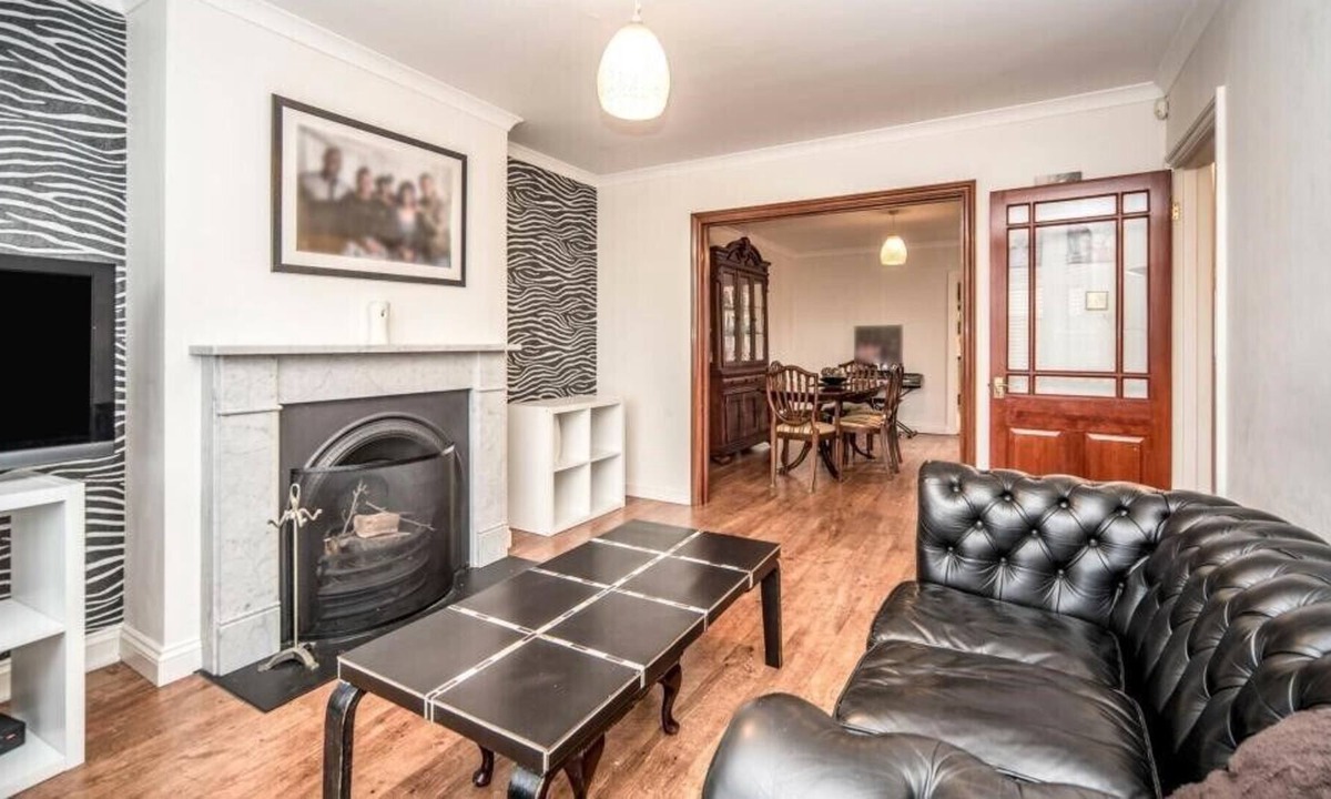 Bedford House | Charming Bedford Hideaway with FREE PARKING!