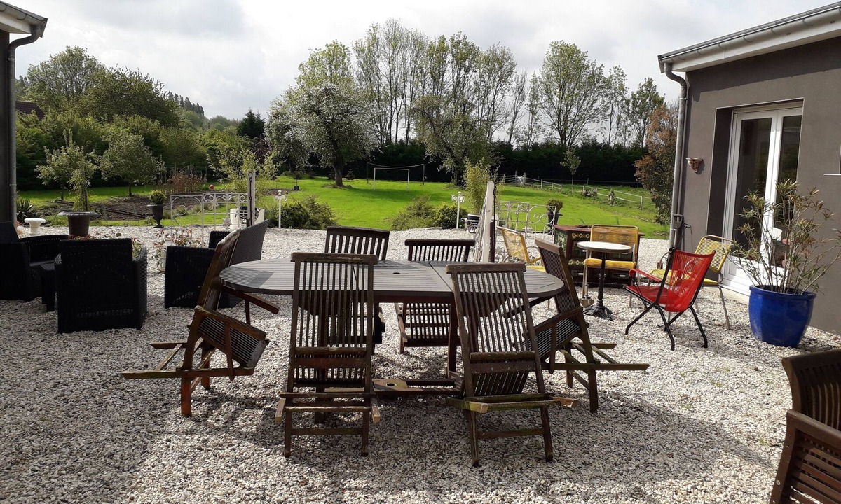 Morcourt House | Charming bedroom and its bathroom