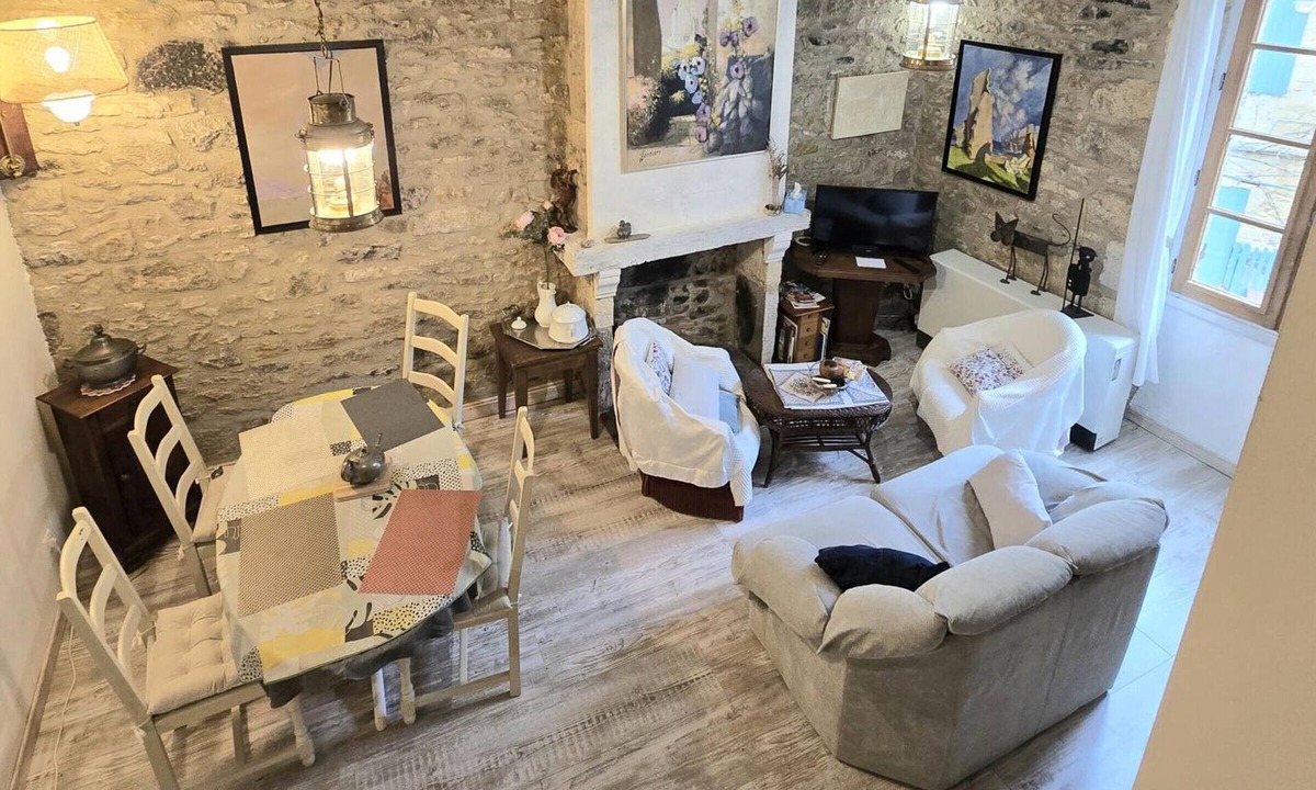 Beynac-et-Cazenac Cottage | Charming Beynac home with AC and private parking