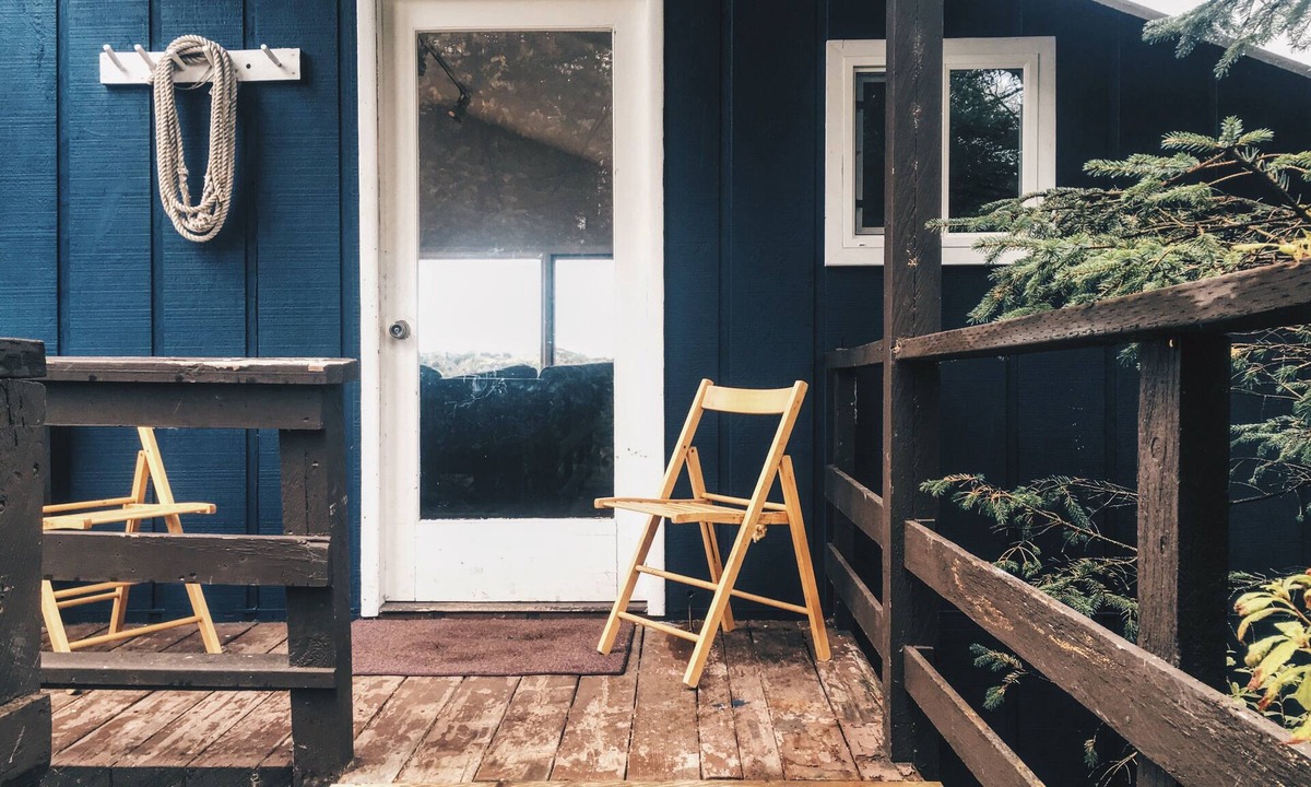 Halibut Cove Cabin | Charming Boathouse Cabin