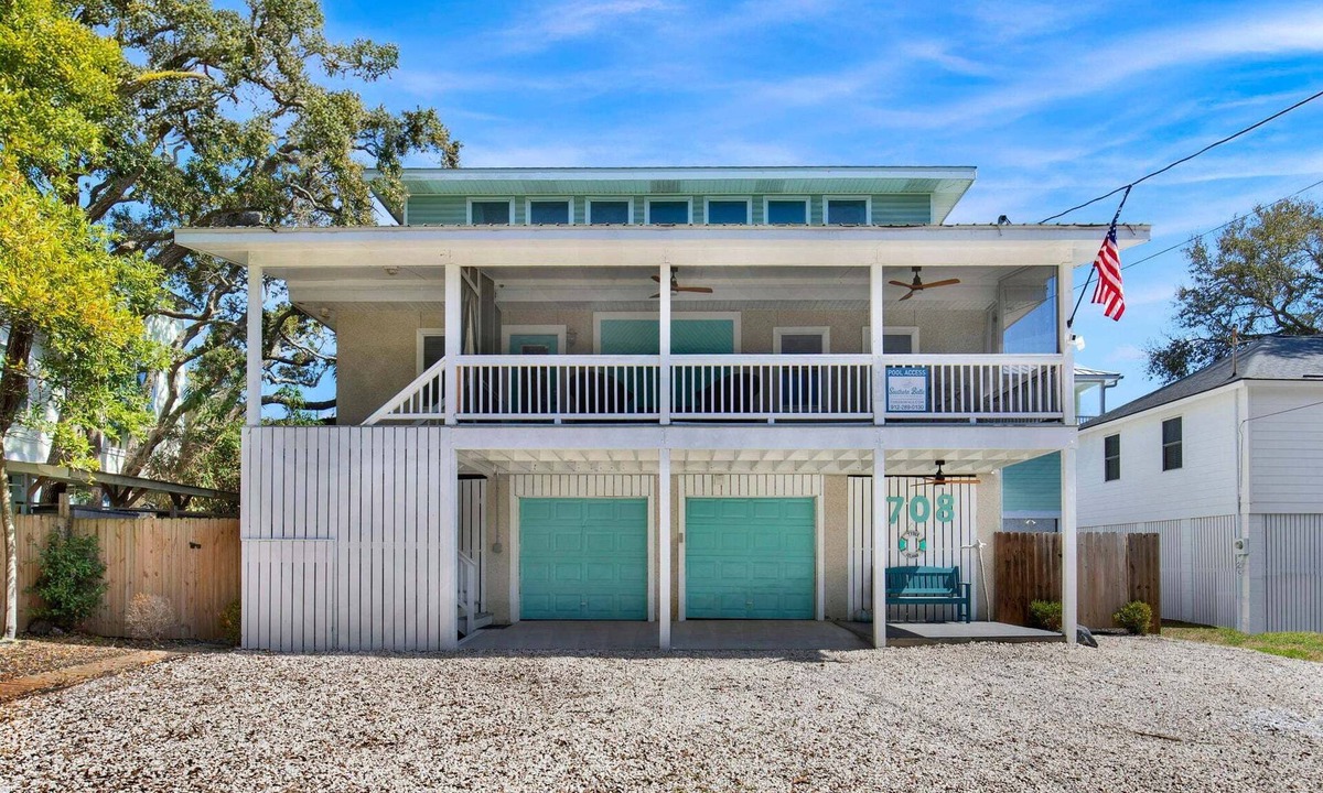 Tybee Island House | Charming Boho Retreat Located on Tybee's South End | Heated Pool Access