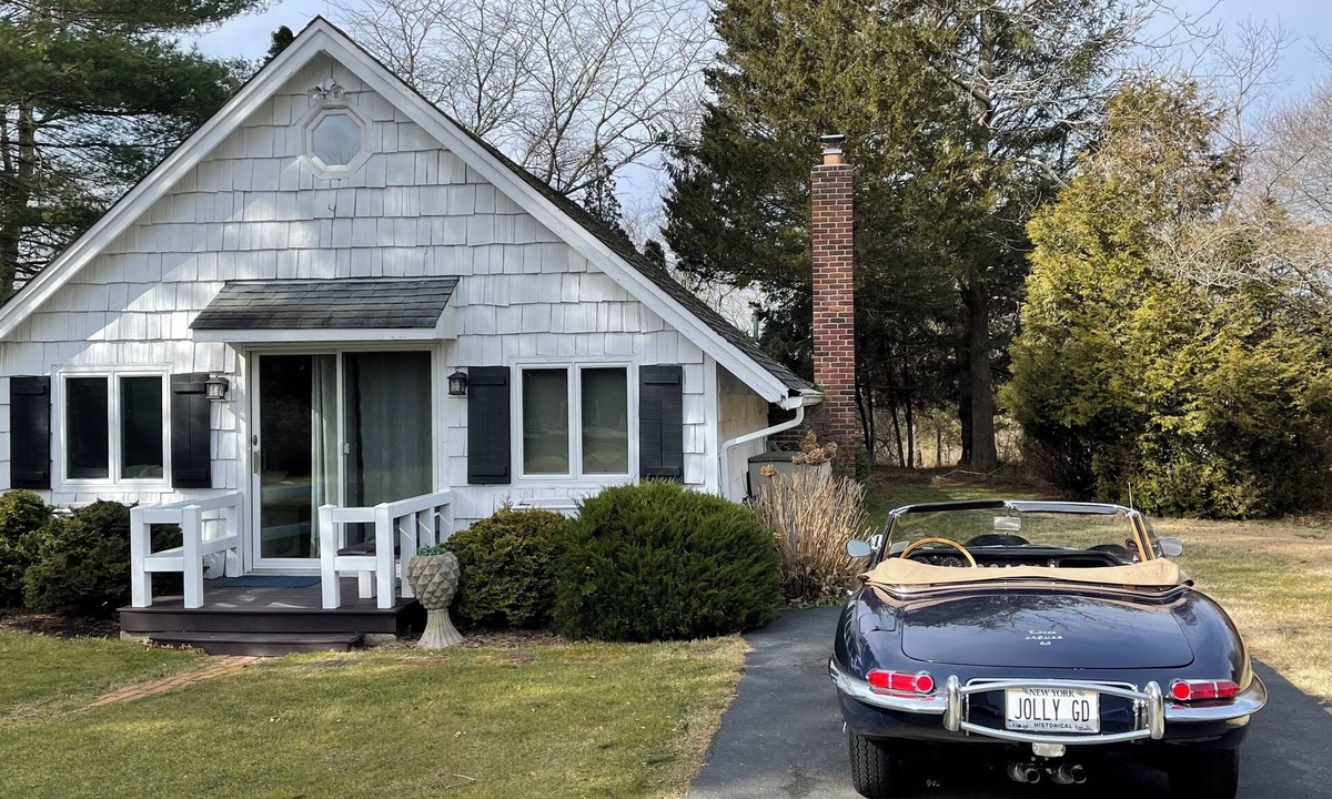 Water Mill Cottage | Charming Bridgehampton cottage on 4.5 acre Estate