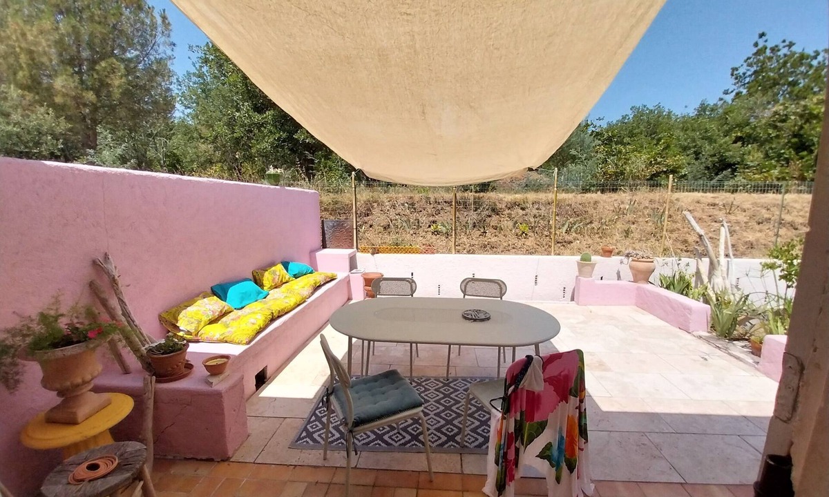 Reynes House | Charming, bright bohemian house with mountain views