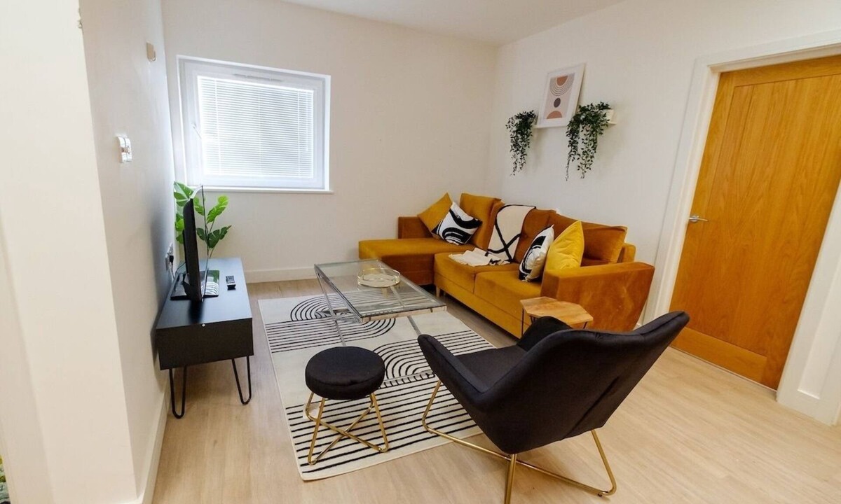 Staple Hill Apartment | Charming Bristol flat - Sleeps 6