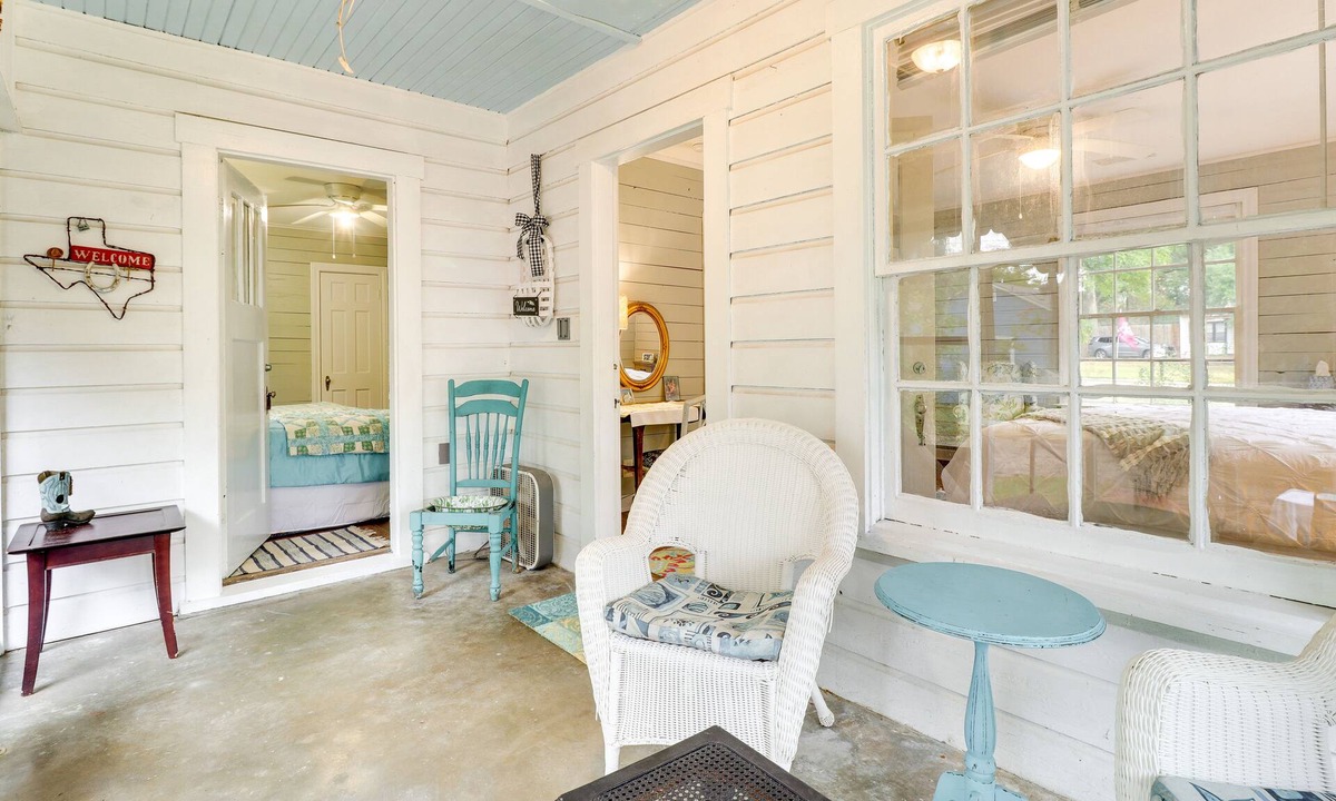 College Station Cottage | Charming Bryan Home - 3 Mi to Kyle Field!