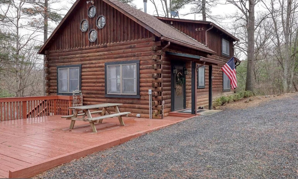 Basye House | Charming cabin at Bryce Resort. Includes ski passes for 6.