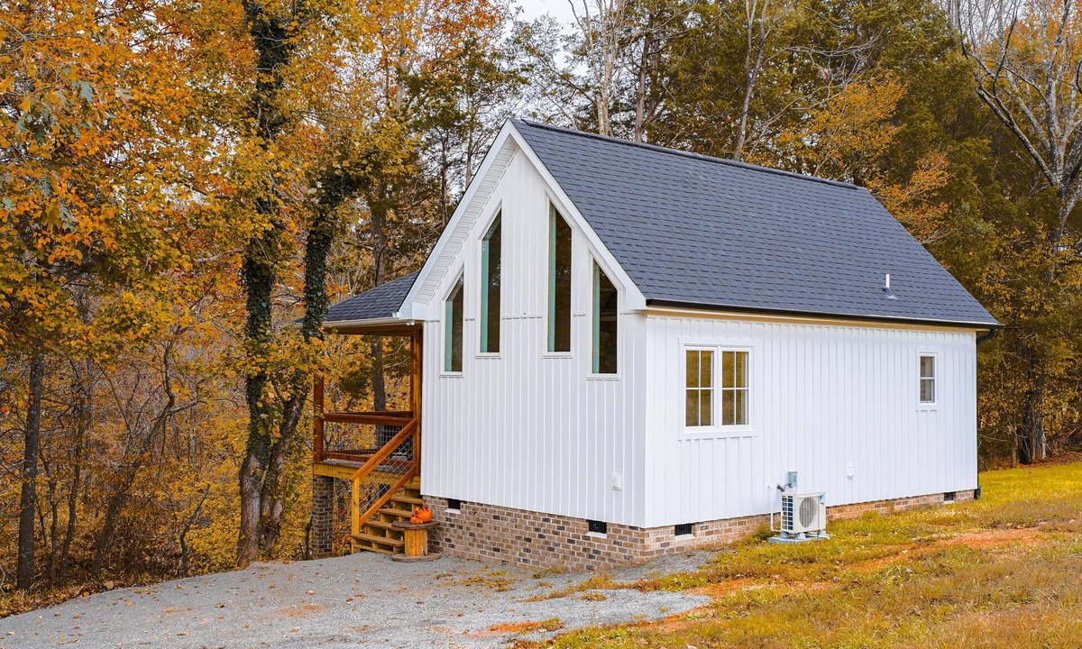 Patrick Henry Cabin | Charming cabin in lovely Louisa