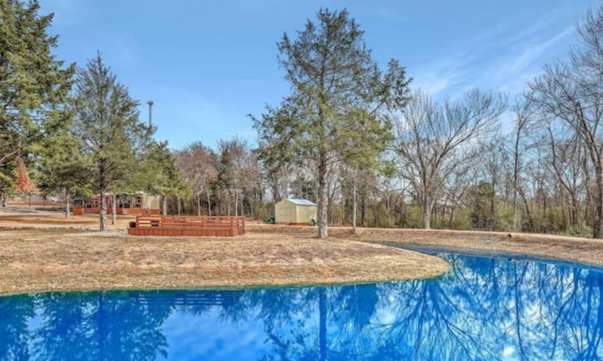 Gainesville Cabin | Charming cabin in nature near Casino and Winery