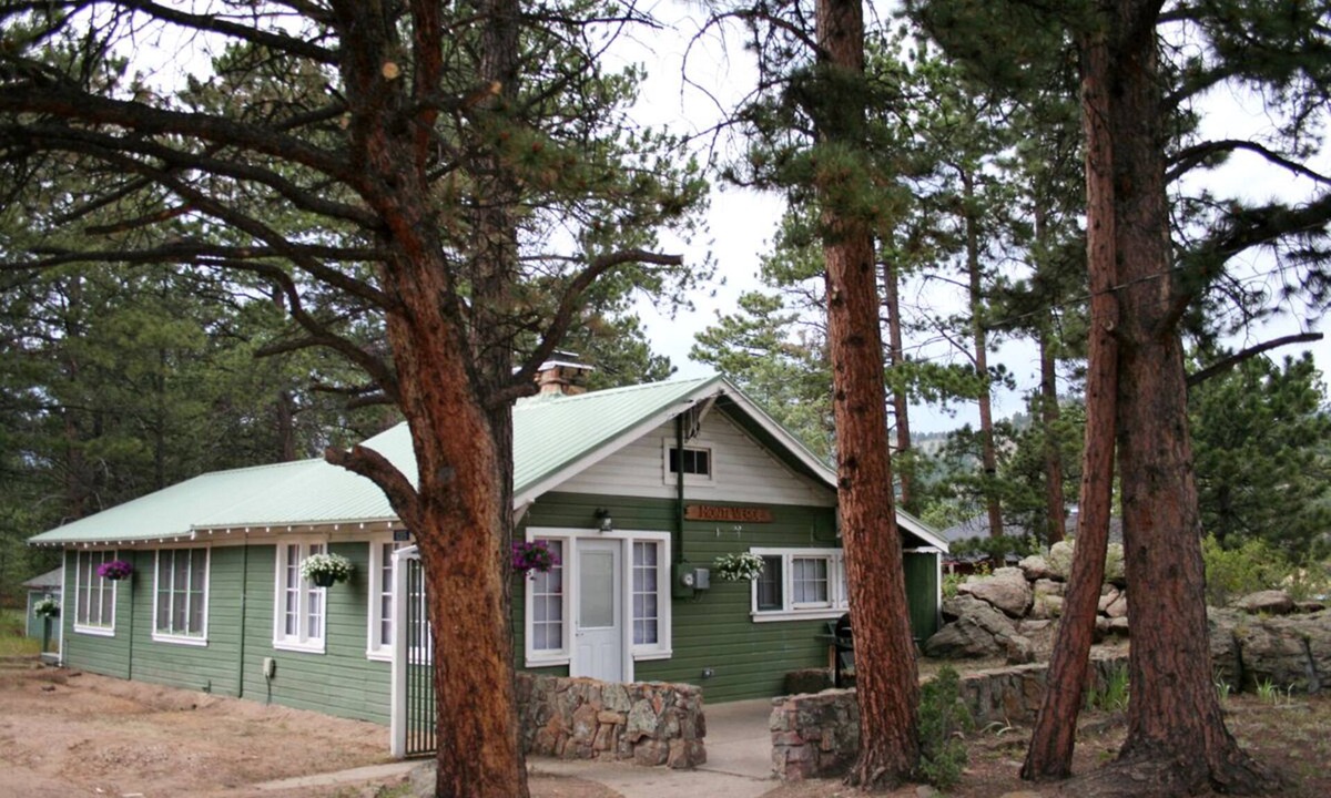 Estes Park Cabin | Charming cabin, next to National Park
