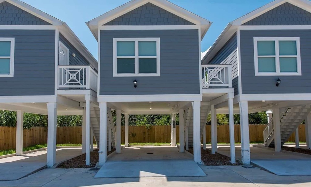 San Leon Cabin | Charming cabin with full kitchen! Unit 1/6
